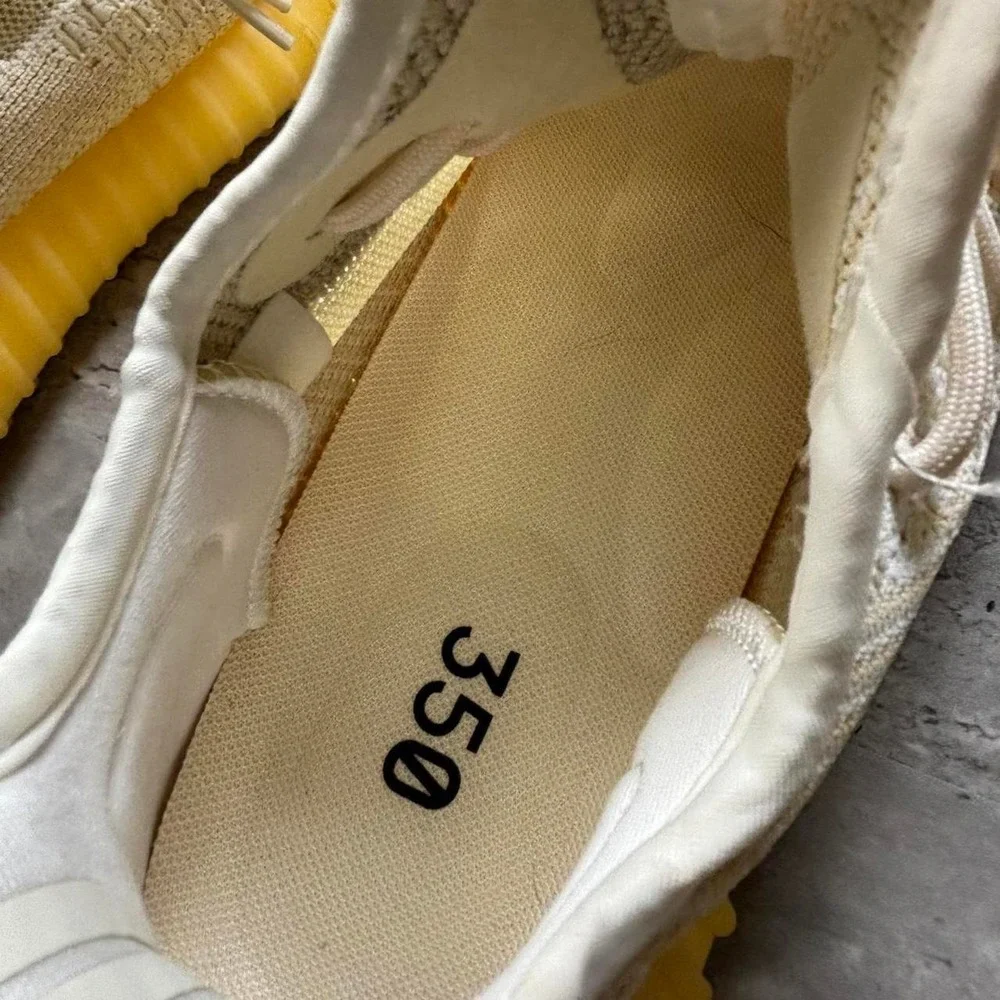 Adidas Yeezy 350 V2 Trainers Men 9.5 Cream Yellow Primeknit Low Top Sneaker